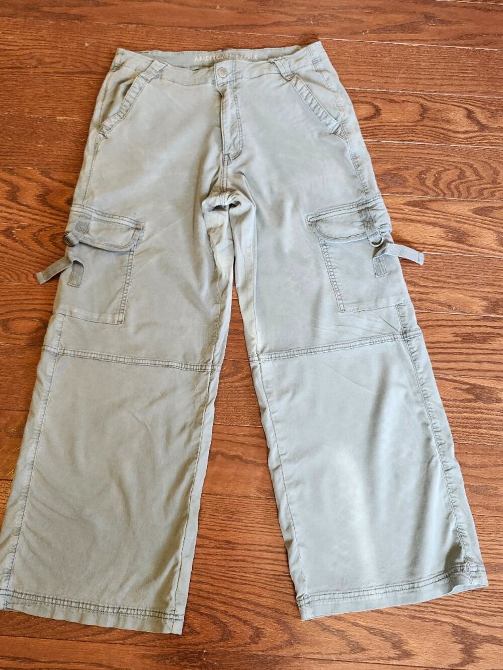 American Eagle Cargo Pants Women's 6 Short Green Super High-Rise Baggy Wide Leg